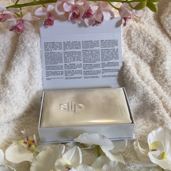 Slip Pure Silk Pillowcase💕 - Picture 7 of 10